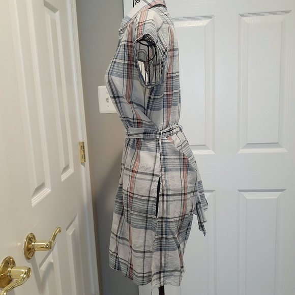 Plaid buttoned down tunic - Picture 2 of 5